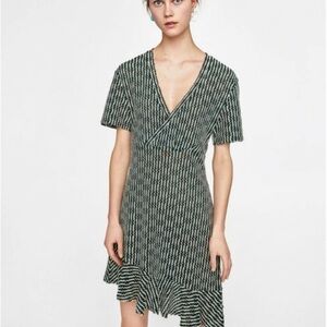 Zara Textured Weave Knit Mini Dress Small Forest Green White Ruffle Asymmetrical